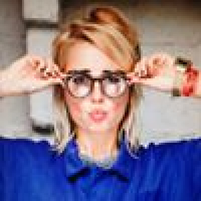 Eva  zoekt een Kamer / Appartement / Huurwoning / Studio / Woonboot in Amsterdam