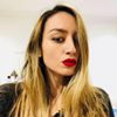 Ines Bettina zoekt een Kamer / Appartement / Huurwoning / Studio in Amsterdam