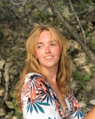 Emma zoekt een Kamer / Appartement / Huurwoning / Studio / Woonboot in Amsterdam