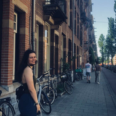 Roza zoekt een Kamer / Appartement / Studio / Woonboot in Amsterdam